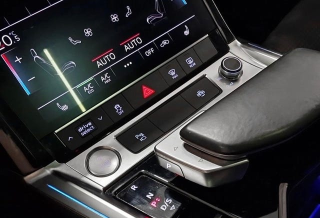 2020 AUDI E-TRON - 30