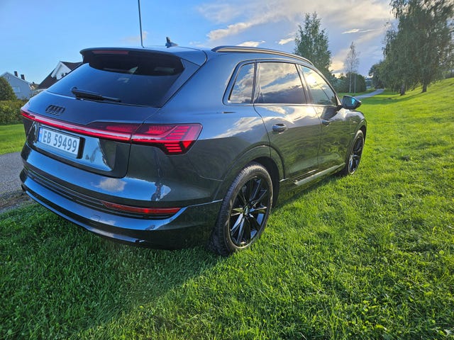 2020 AUDI E-TRON - 25