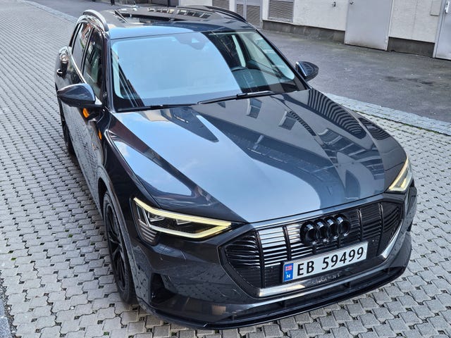 WAUZZZGE5LB037392 2020 AUDI E-TRON-2