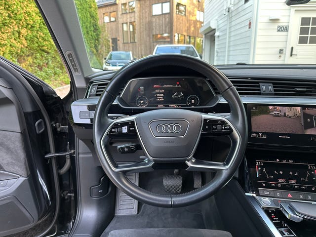 2020 AUDI E-TRON - 33