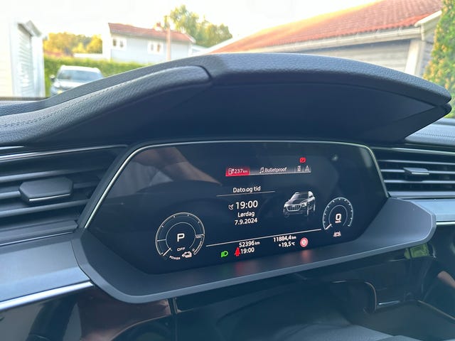 2020 AUDI E-TRON - 25