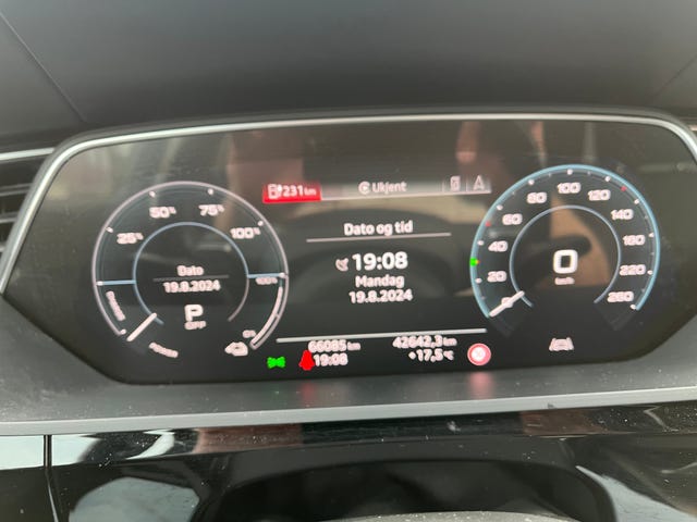 2020 AUDI E-TRON - 12