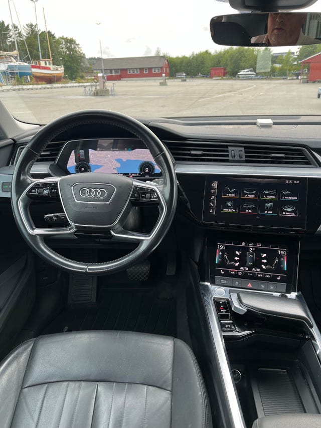 2020 AUDI E-TRON - 11
