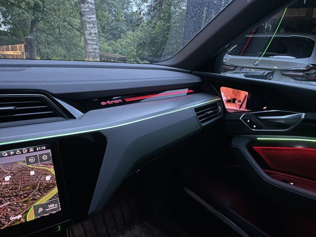 2020 AUDI E-TRON - 24