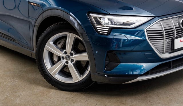 2020 AUDI E-TRON - 12