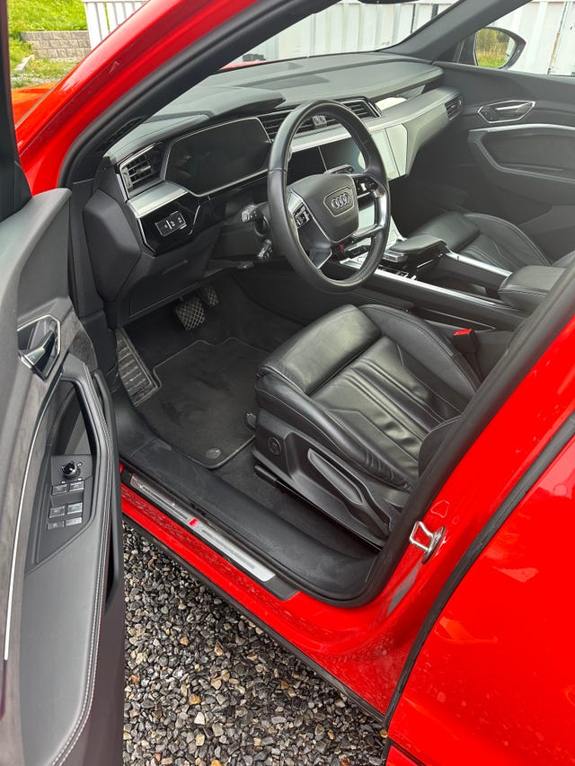 WAUZZZGE3LB017366 2020 AUDI E-TRON-5