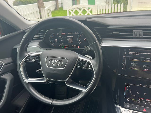 WAUZZZGE1LB033596 2020 AUDI E-TRON-4