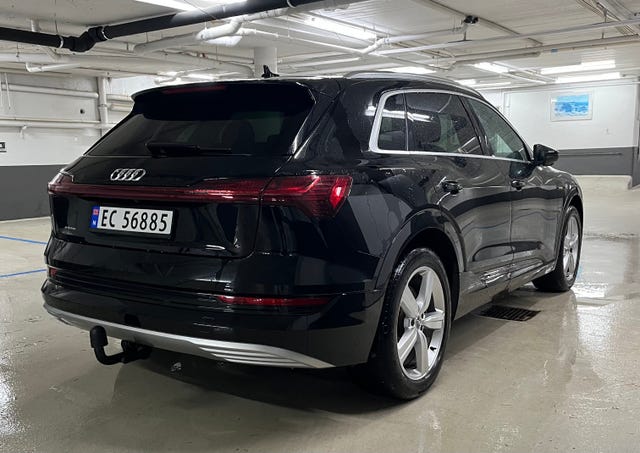 WA1LAAGE0KB024480 2020 AUDI E-TRON-5