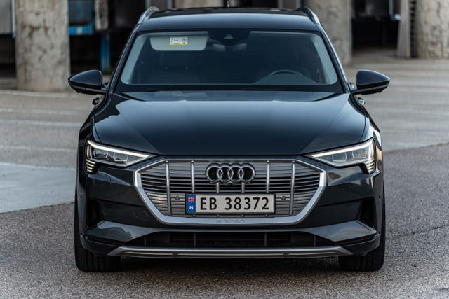WAUZZZGE9LB018912 2020 AUDI E-TRON-1
