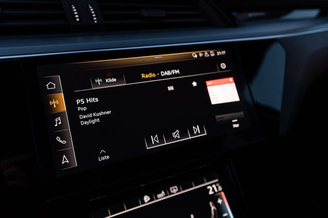 2020 AUDI E-TRON - 43