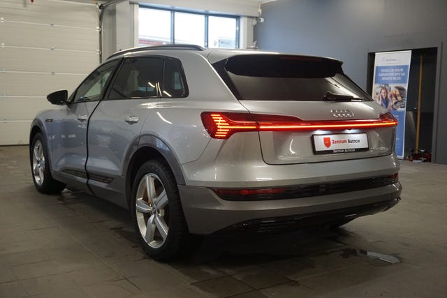WAUZZZGE5LB018373 2020 AUDI E-TRON-2