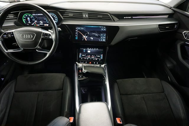 2020 AUDI E-TRON - 10