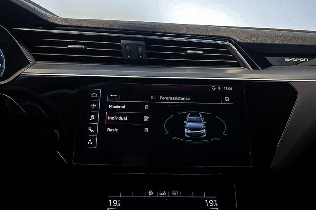 2020 AUDI E-TRON - 21
