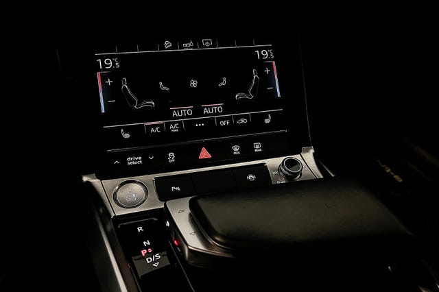2020 AUDI E-TRON - 25