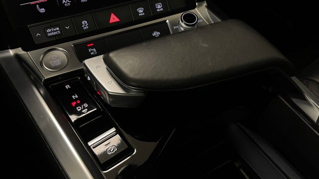 2020 AUDI E-TRON - 23