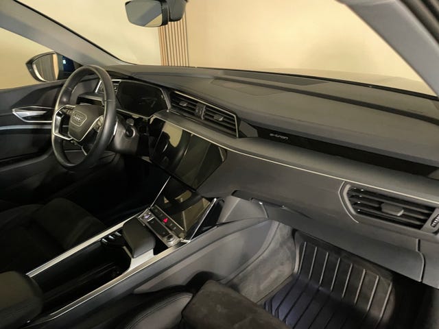 2020 AUDI E-TRON - 36