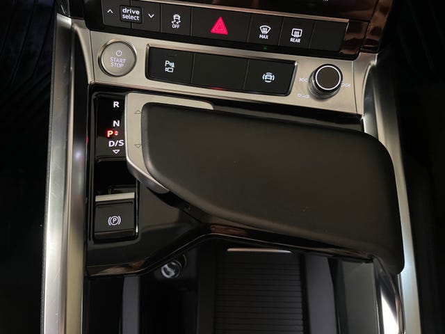 2020 AUDI E-TRON - 32