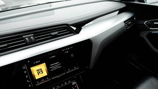 2021 AUDI E-TRON - 37
