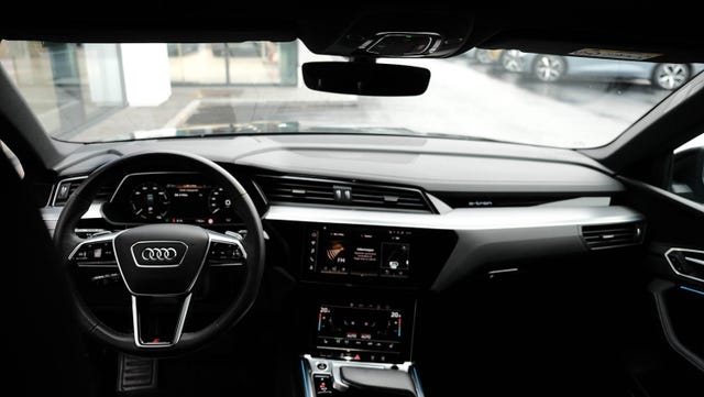 2021 AUDI E-TRON - 21
