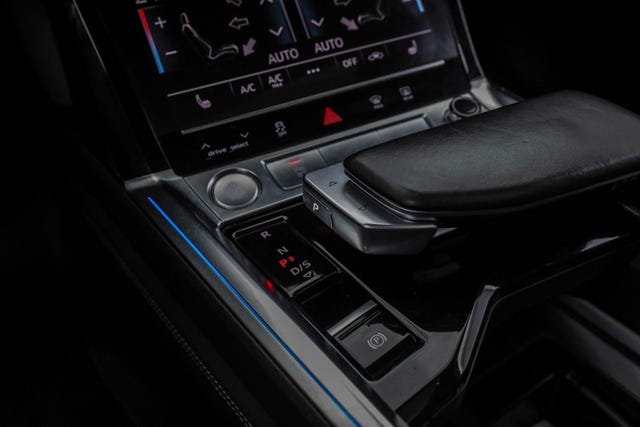 2020 AUDI E-TRON - 19