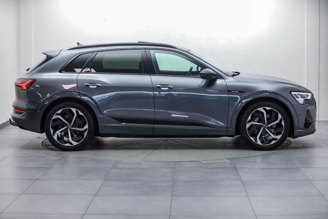 2020 AUDI E-TRON - 12