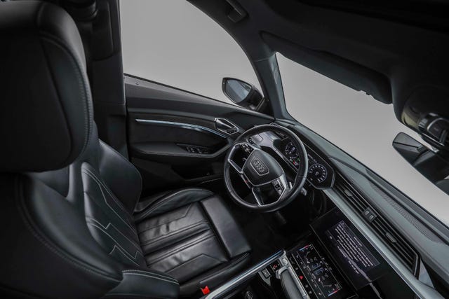 2020 AUDI E-TRON - 39