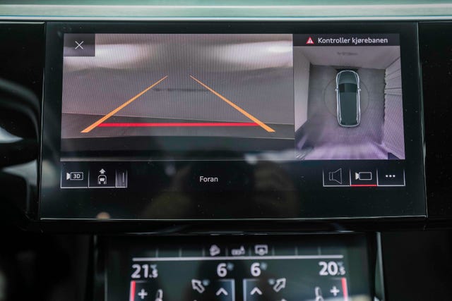 2020 AUDI E-TRON - 32