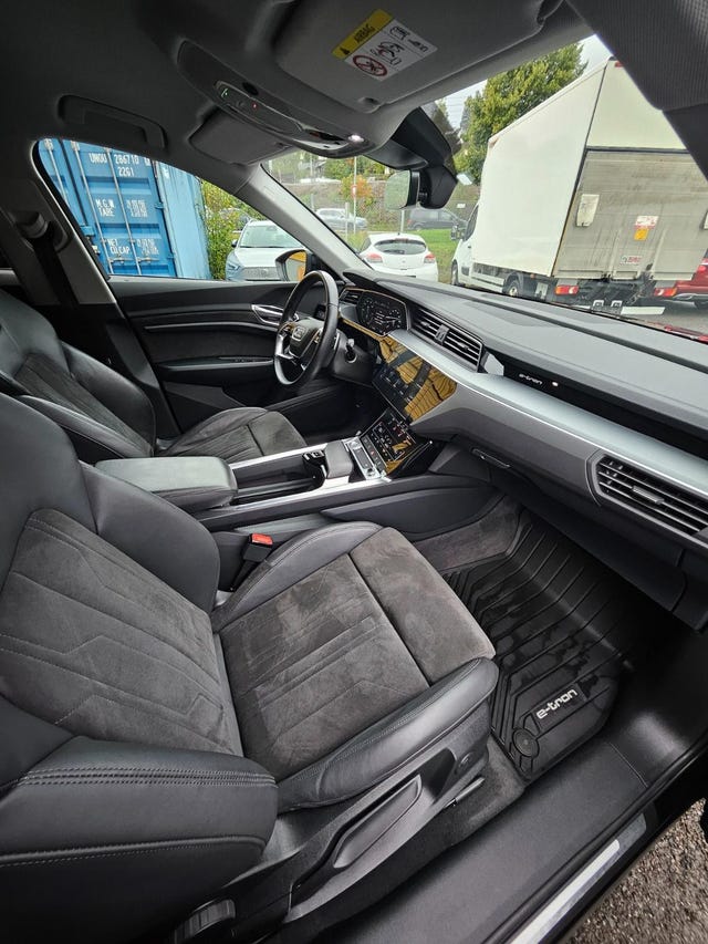 2020 AUDI E-TRON - 39