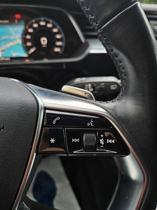 2020 AUDI E-TRON - 28