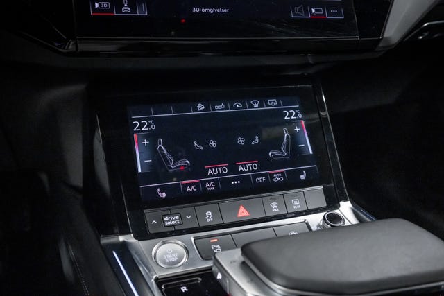 2020 AUDI E-TRON - 27