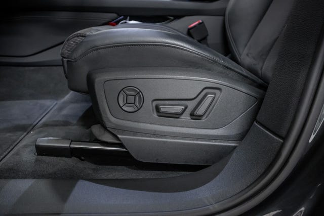 2020 AUDI E-TRON - 33