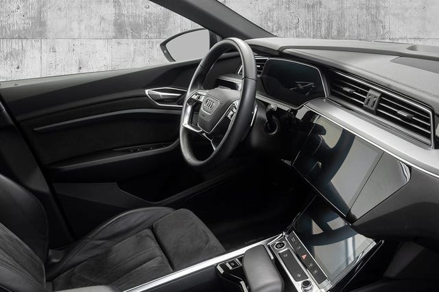 2021 AUDI E-TRON - 23