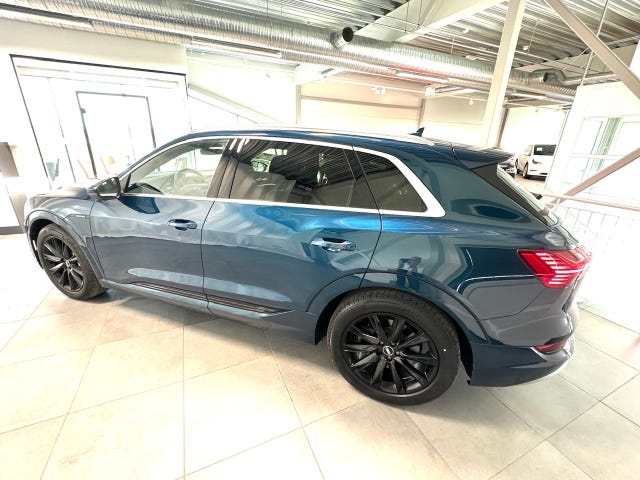 WAUZZZGE9LB006551 2020 AUDI E-TRON-3