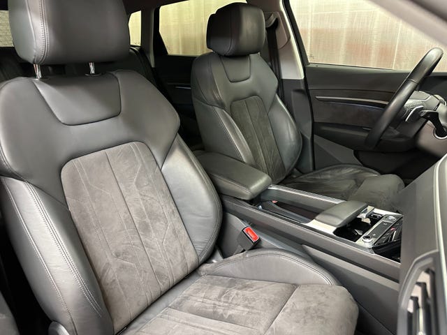 2020 AUDI E-TRON - 26