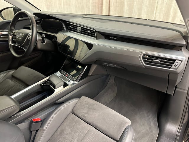 2020 AUDI E-TRON - 25