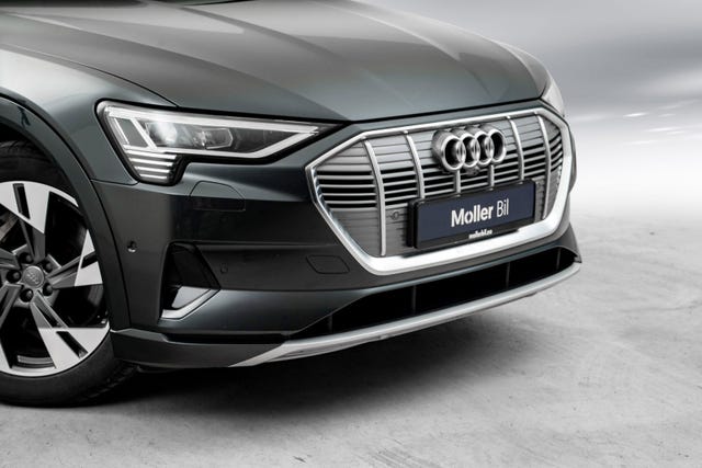 WAUZZZGE5LB009446 2020 AUDI E-TRON-3