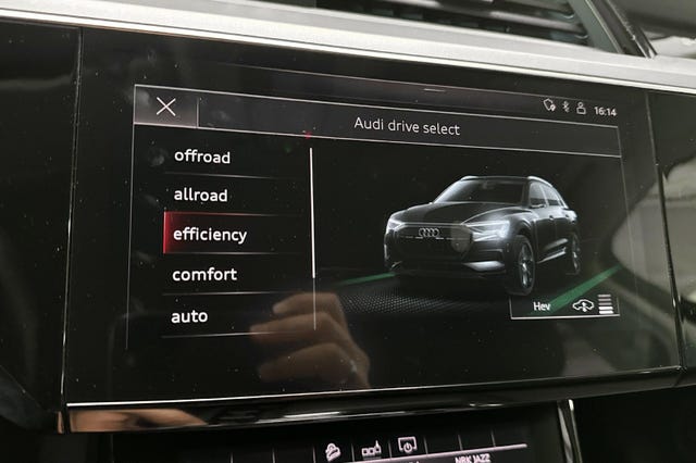 2020 AUDI E-TRON - 29