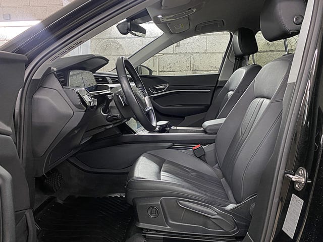 2020 AUDI E-TRON - 10