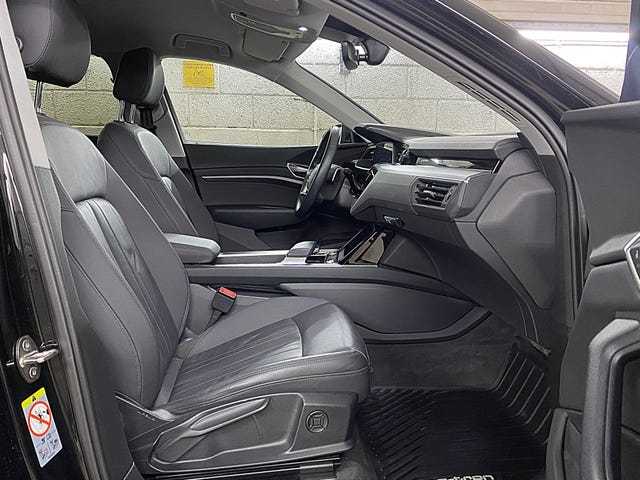 2020 AUDI E-TRON - 11