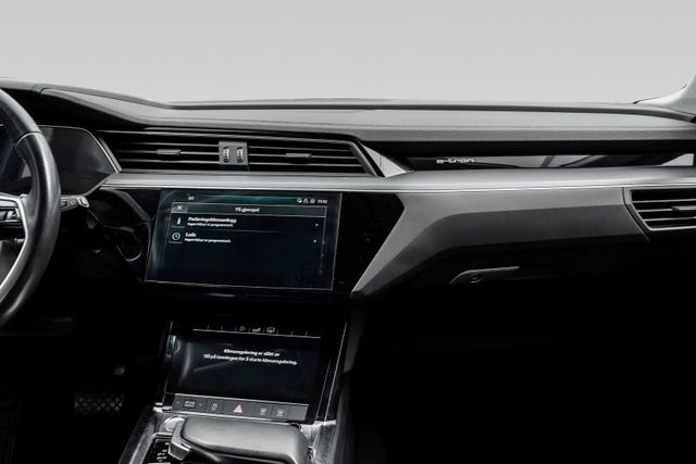 2020 AUDI E-TRON - 26