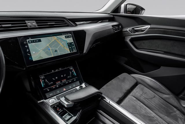 2020 AUDI E-TRON - 27