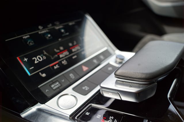 2020 AUDI E-TRON - 21
