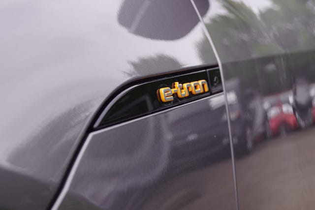 WAUZZZGE6LB021427 2020 AUDI E-TRON-3
