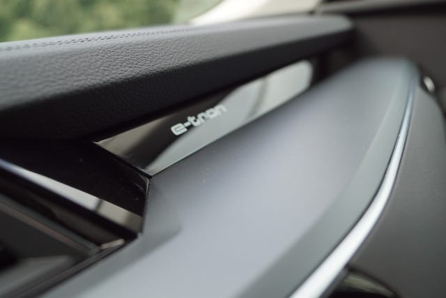 2020 AUDI E-TRON - 20