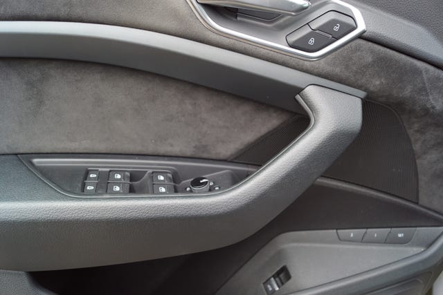 2020 AUDI E-TRON - 28