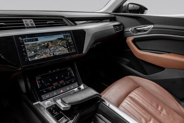 2020 AUDI E-TRON - 25