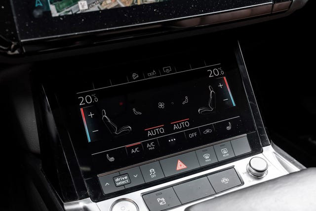 2020 AUDI E-TRON - 31