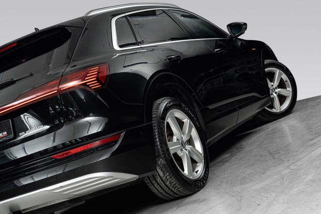 WAUZZZGEXLB017493 2020 AUDI E-TRON-3