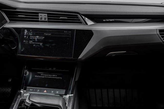 2020 AUDI E-TRON - 24