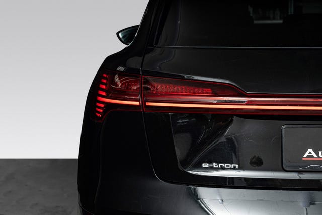 2020 AUDI E-TRON - 10